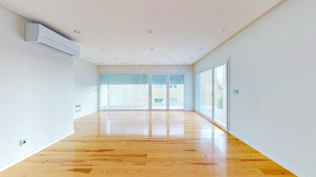 Selected property in São João do Estoril, Cascais, reference 70512