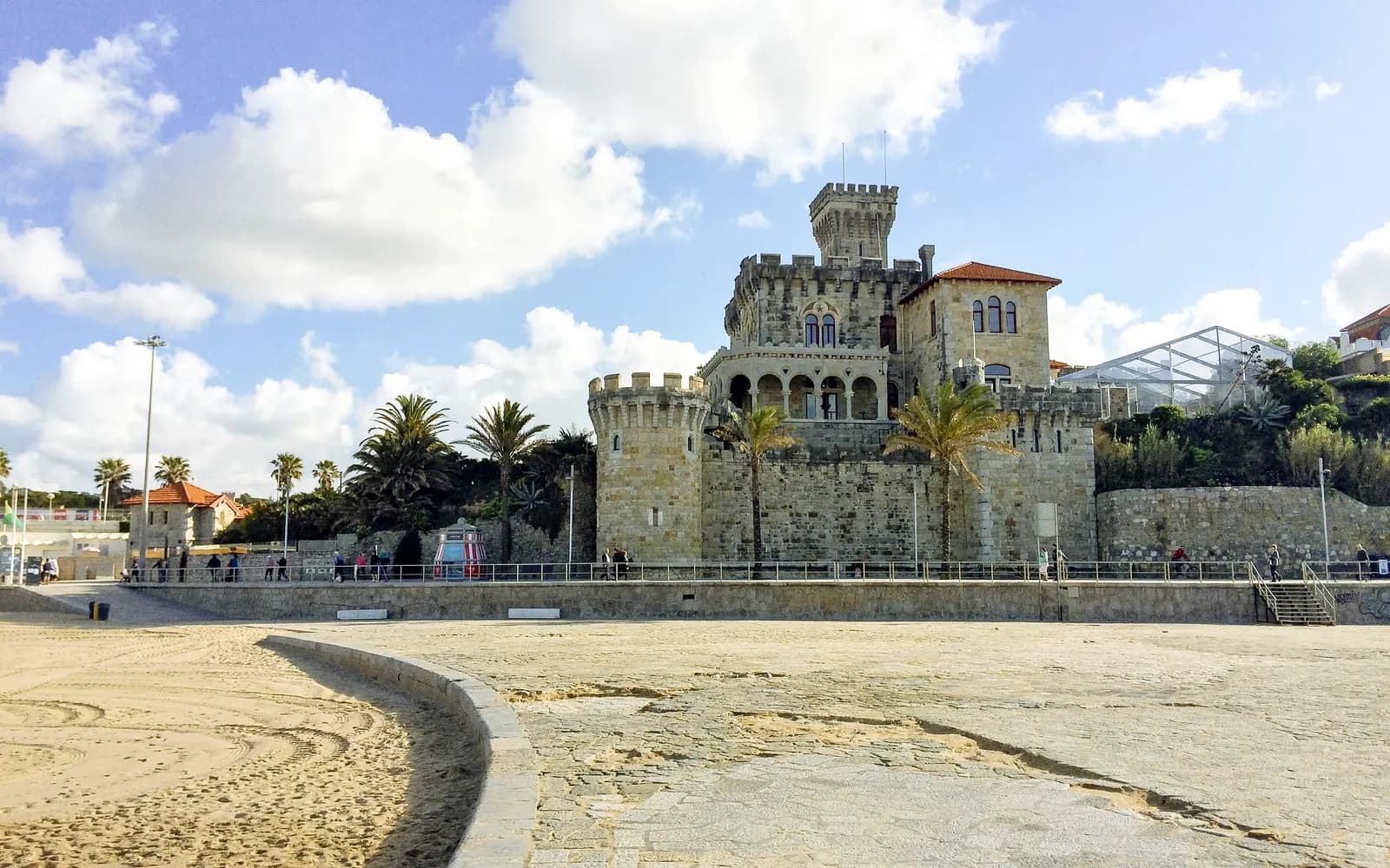 Coast and urban fabric representing Estoril
