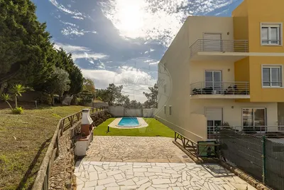 3-Zimmer-Wohnung mit Balkon, Pool und Parkplatz nahe Ribeira d’Ilhas