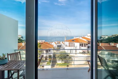 Apartamento T4 duplex com vista mar permanente em condomínio privado na Ericeira
