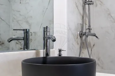 Apartamento T4 duplex com vista mar permanente em condomínio privado na Ericeira