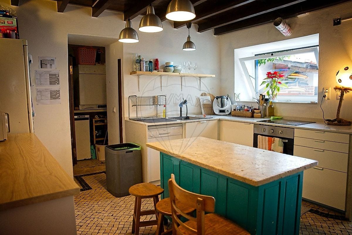 Moradia T2+1 com logradouro no centro histórico da Ericeira