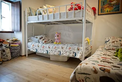 Moradia T2+1 com logradouro no centro histórico da Ericeira