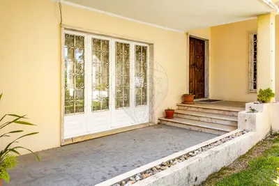 Villa T4 avec jardin au centre de Mafra