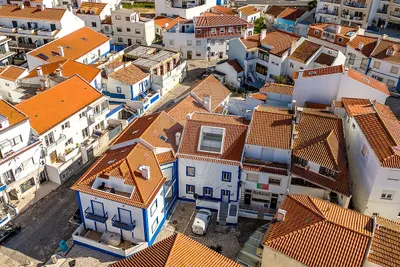 Renovierte Villa mit 4 Schlafzimmern im Zentrum von Ericeira, nahe Praia do Norte