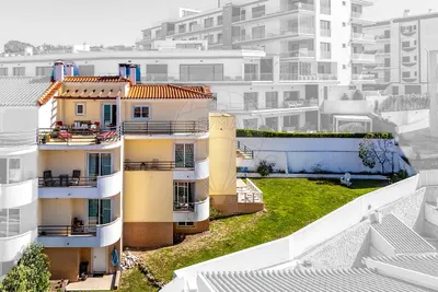 5-Bedroom Villa with Sea Views and 128 sqm Garage in Central Ericeira