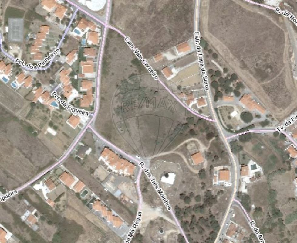 Grundstück mit 12.999 m² in Ericeira mit Entwicklungspotenzial und teilweisem Meerblick