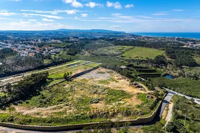 Terrain industriel avec projet approuvé entre Mafra et Ericeira