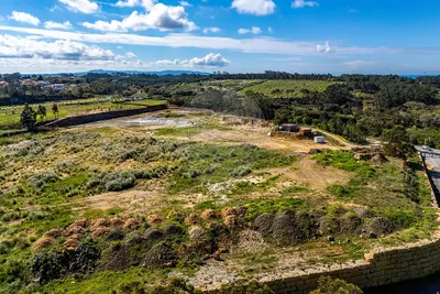 Terrain industriel avec projet approuvé entre Mafra et Ericeira