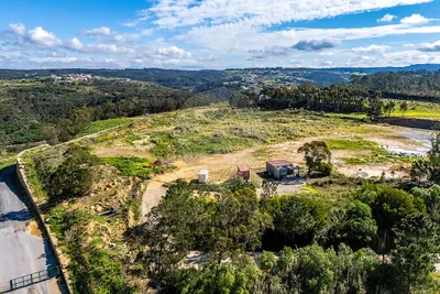 Terrain industriel avec projet approuvé entre Mafra et Ericeira