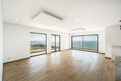 Eine Zeitgenössische Villa mit Blick auf den Atlantik in Santo Isidoro